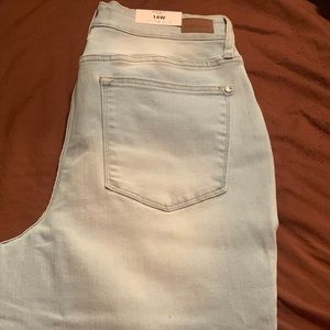 Judy Blue denim capri